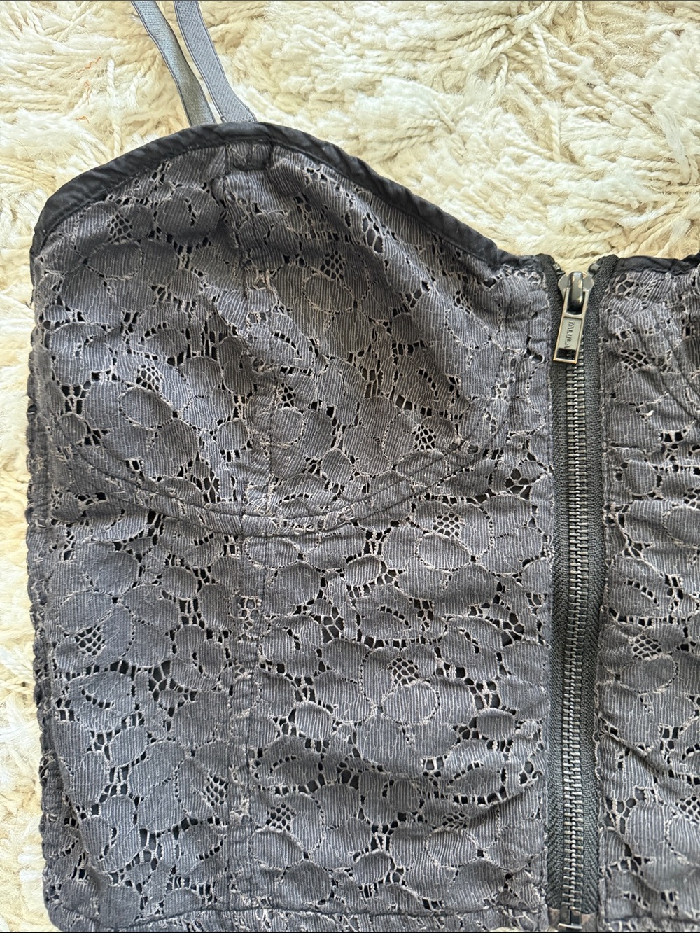 Aritzia Talula Gray Lace Zip-Front Bustier Crop Top - Picture 2 of 5